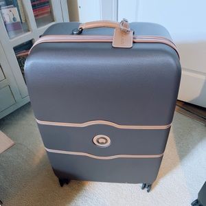 Delsey Paris 28” suitcase - never used